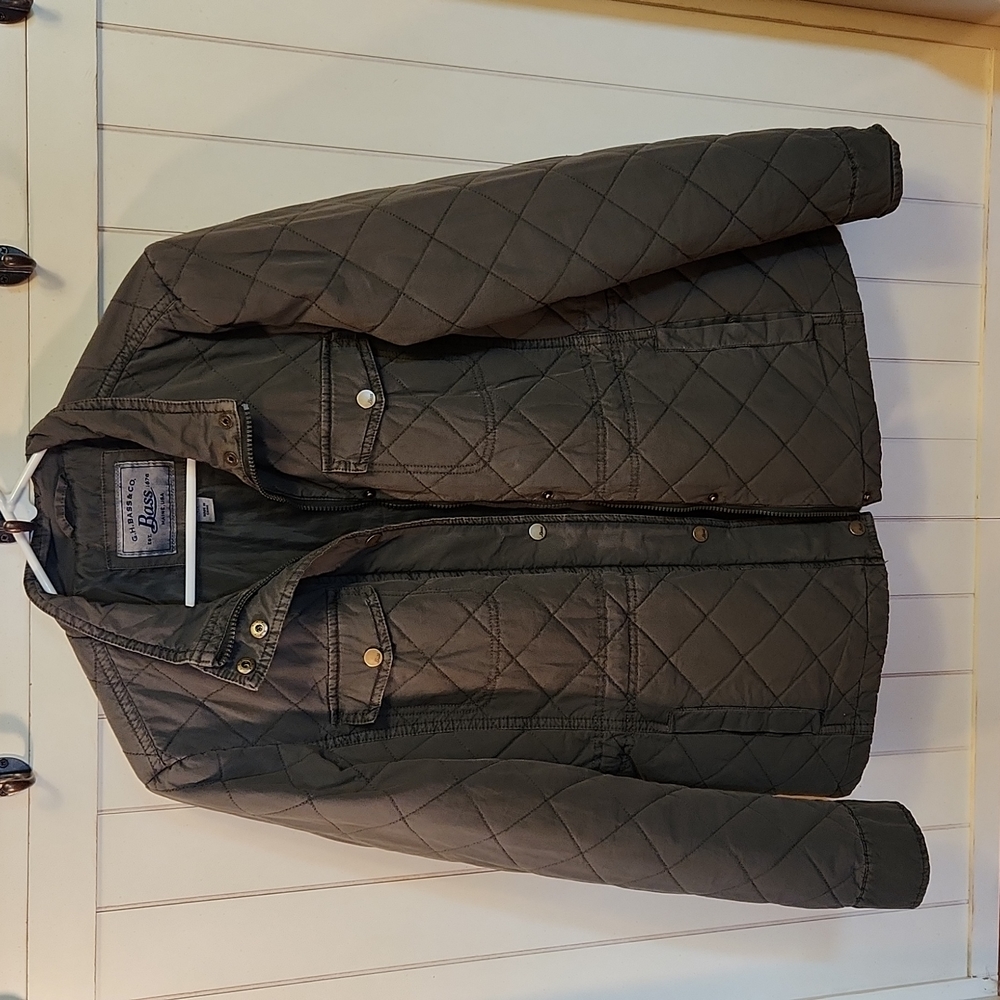 G.H. Bass & Company Quilted Army Green Jacket - Medium